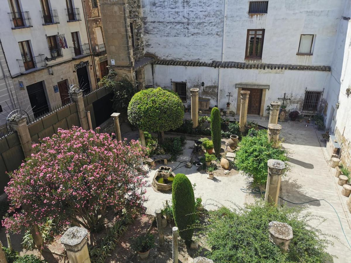 Apartamentos Tres Llaves Palacio De Vela De Los Cobos Úbeda Kültér fotó